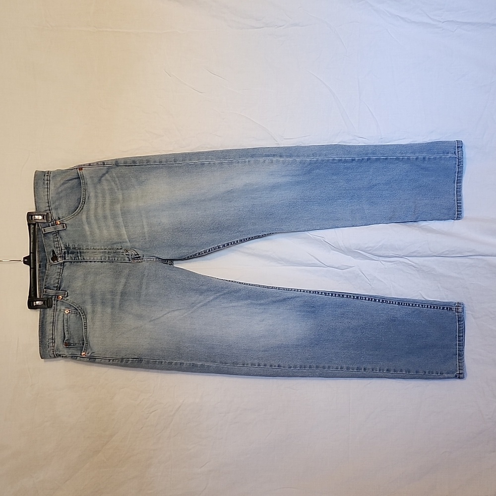 Men's LEVIS 505 Size 38x32 Stretchy Light Wash